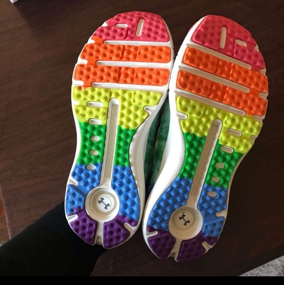 NEW Under Armour Hovr Phantom Pride Rainbow Sneakers size W 5.5.